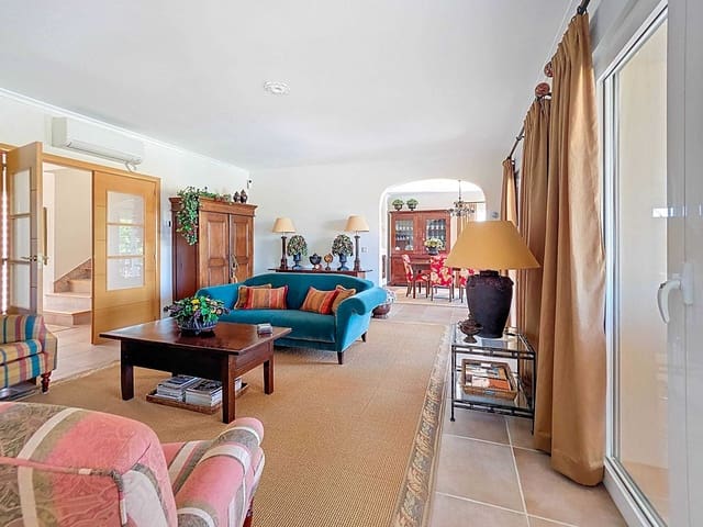 2 bedroom Villa for sale in Ayora - € 499,500 (Ref: 9143972)