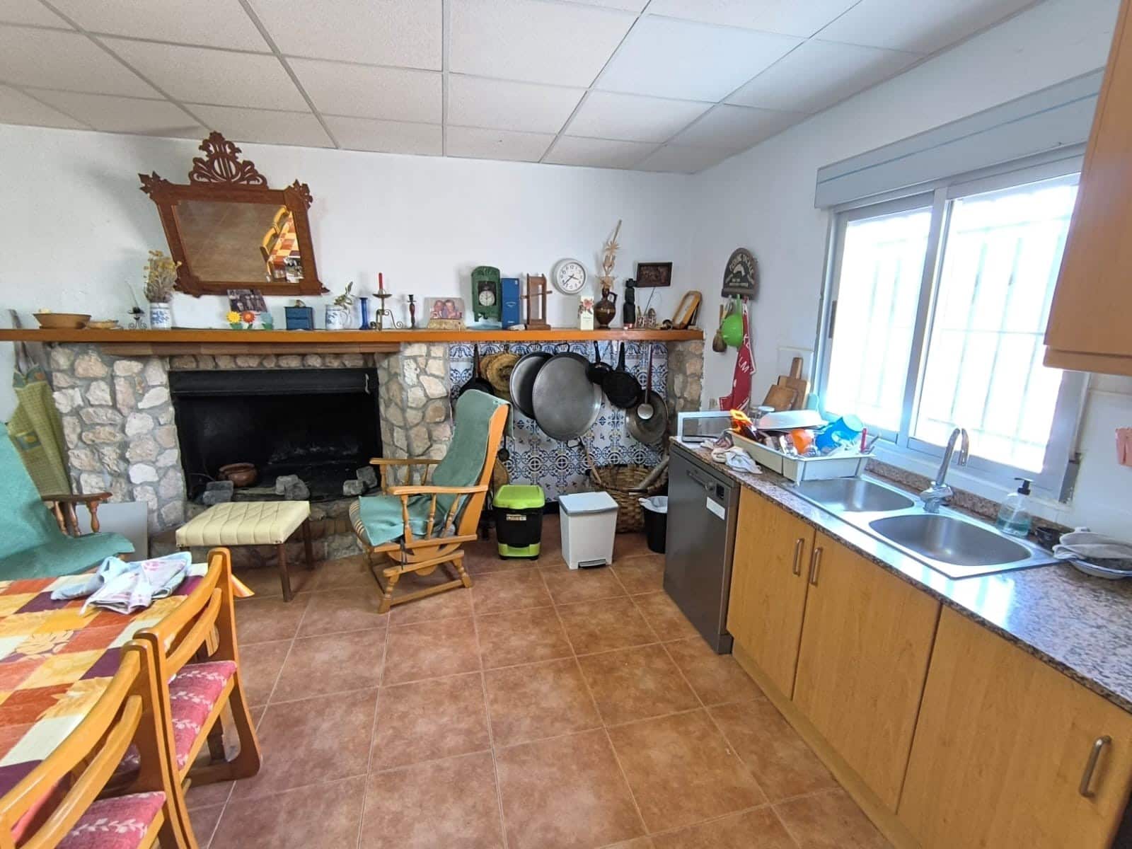 3 slaapkamer Finca/Landhuis te koop in Yecla met zwembad garage - € 195.000 (Ref: 9144650)