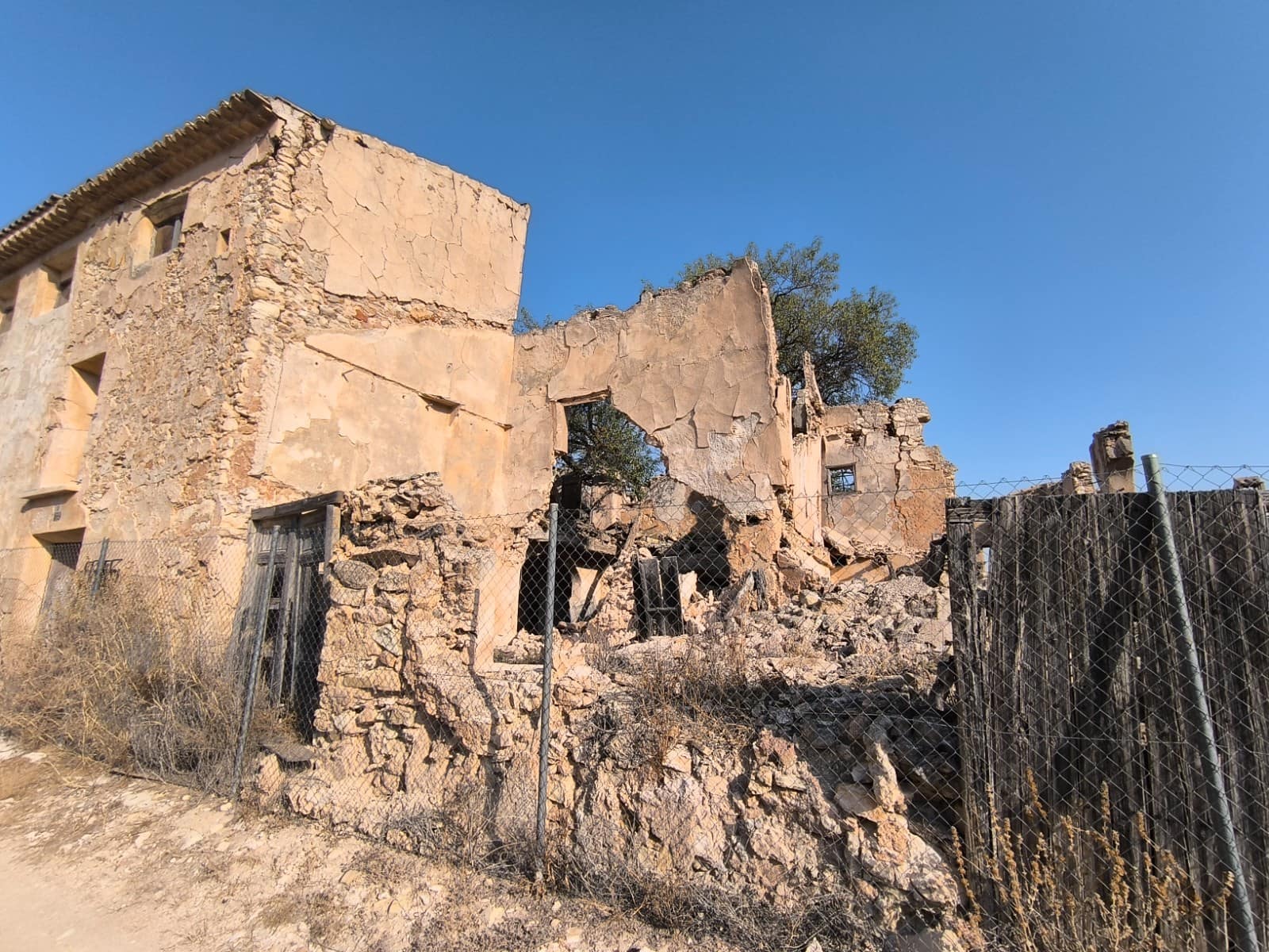 Finca/Country House for sale in Casas del Senor - € 65,000 (Ref: 9175657)