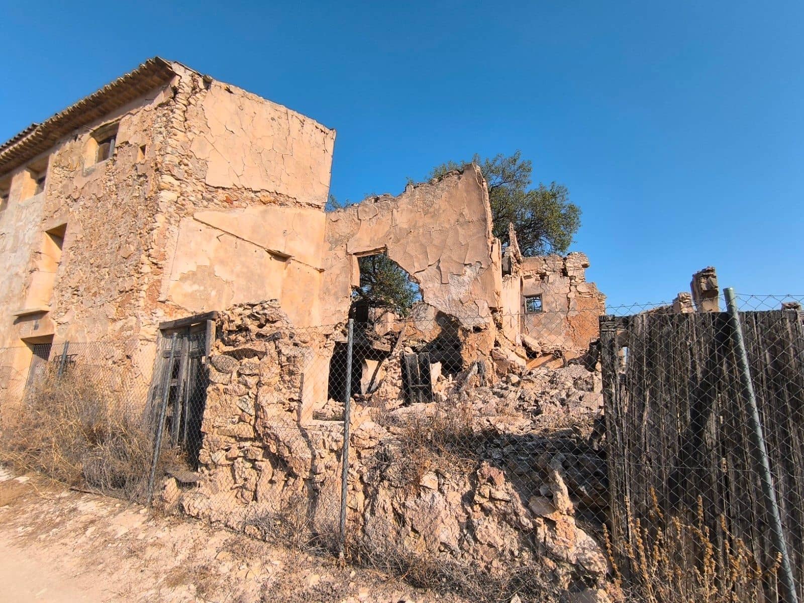 Finca/Country House for sale in Casas del Senor - € 65,000 (Ref: 9175657)