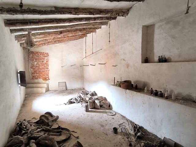 7 soveværelse Finca/Landehus til salg i Jumilla med garage - € 56.990 (Ref: 9177855)