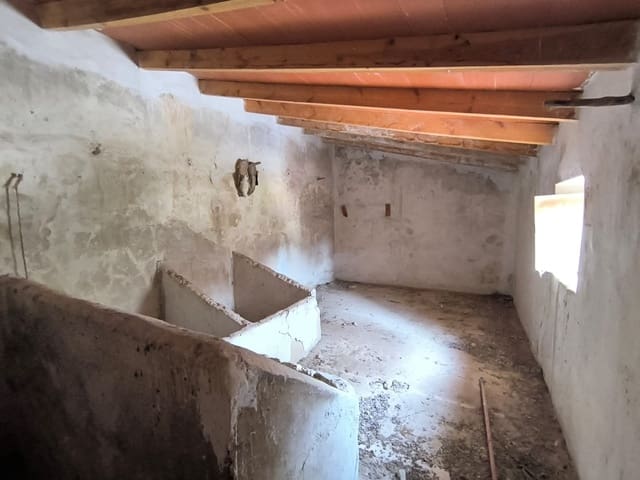 7 soveværelse Finca/Landehus til salg i Jumilla med garage - € 56.990 (Ref: 9177855)