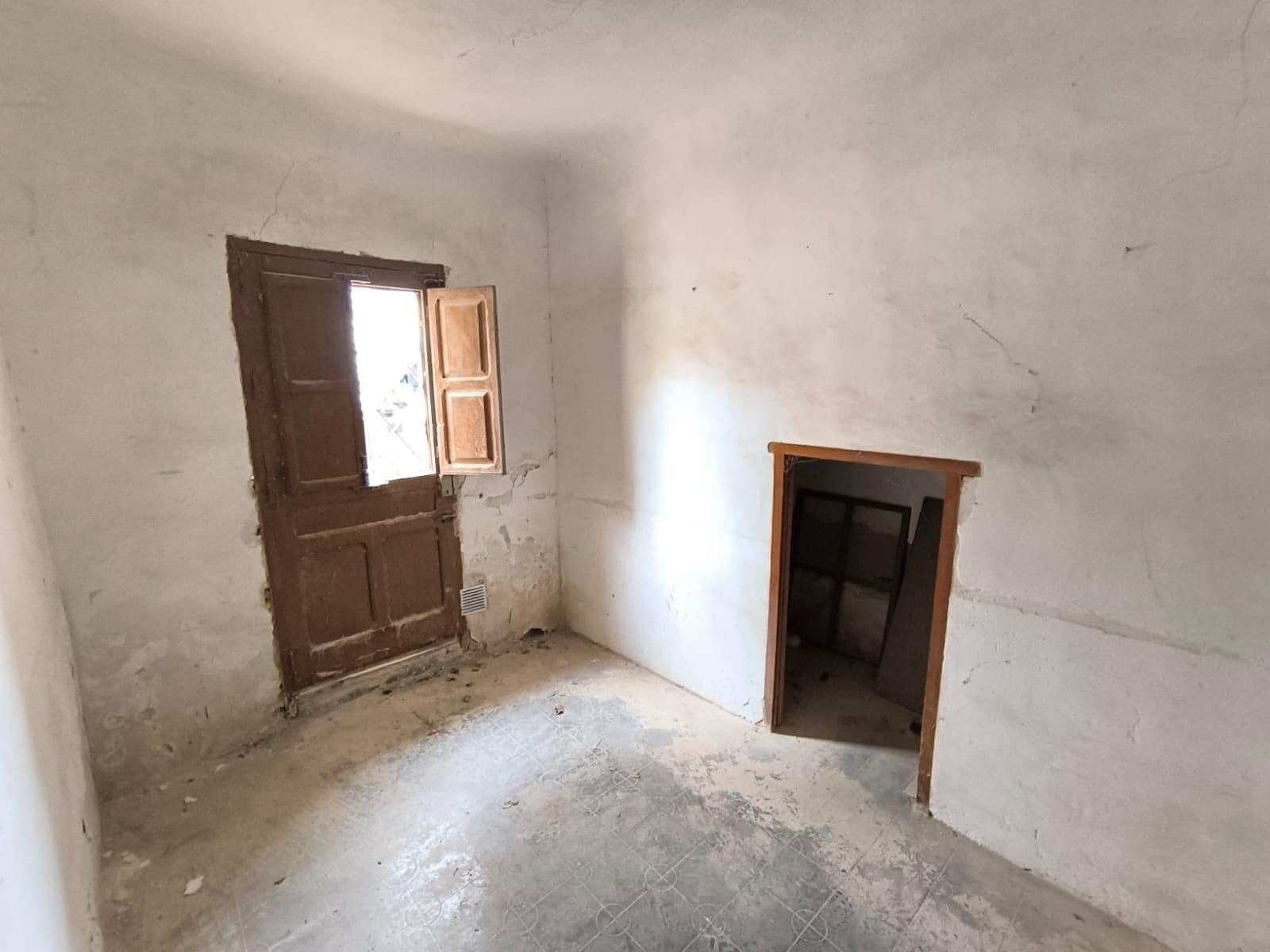 7 bedroom Finca/Country House for sale in Jumilla with garage - € 56,990 (Ref: 9177855)