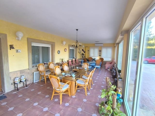 5 bedroom Villa for sale in Yecla with pool garage - € 480,000 (Ref: 9183203)