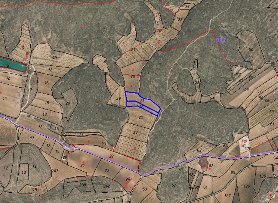 Mark till salu i Pinoso - 23 990 € (Ref: 9193451)