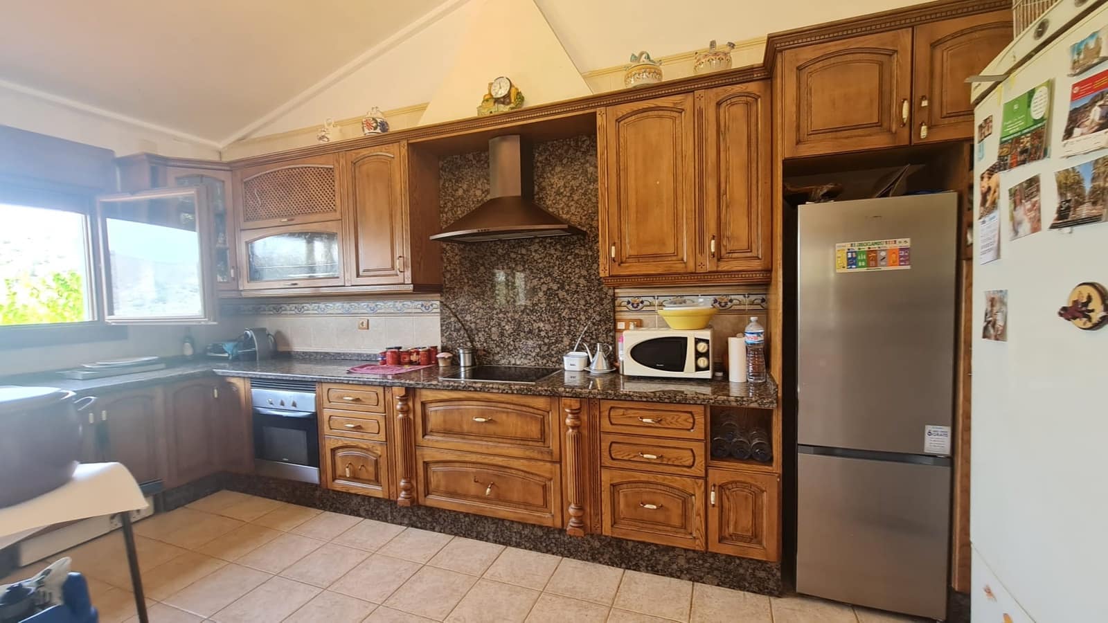 4 makuuhuone Huvila myytävänä paikassa Petrel / Petrer mukana uima-altaan 
autotalli - 479 995 € (Ref: 9194722)