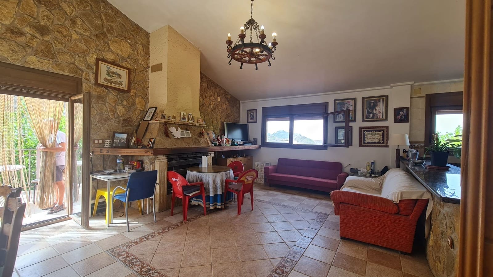 4 makuuhuone Huvila myytävänä paikassa Petrel / Petrer mukana uima-altaan 
autotalli - 479 995 € (Ref: 9194722)