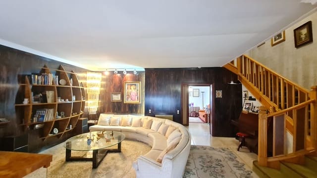 4 soverom Hus til salgs i Elda med garasje - € 450 000 (Ref: 9198698)