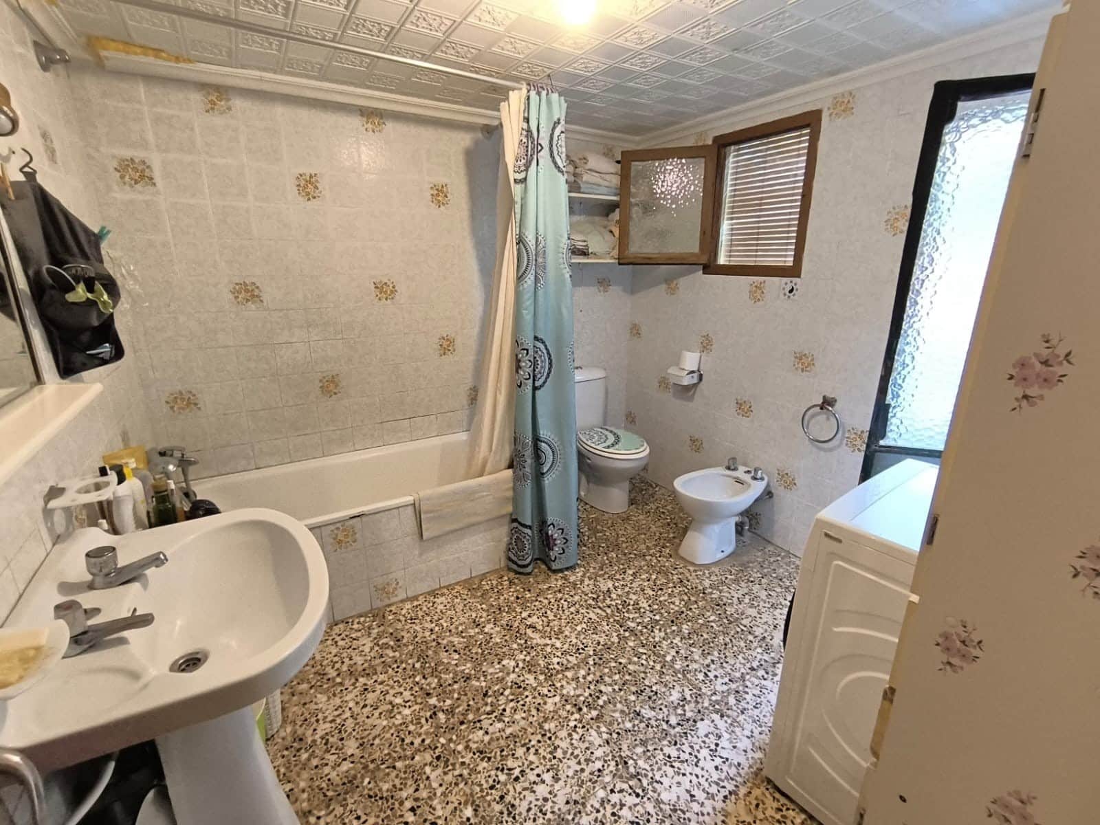 5 slaapkamer Finca/Landhuis te koop in Pinoso met garage - € 129.990 (Ref: 9207341)