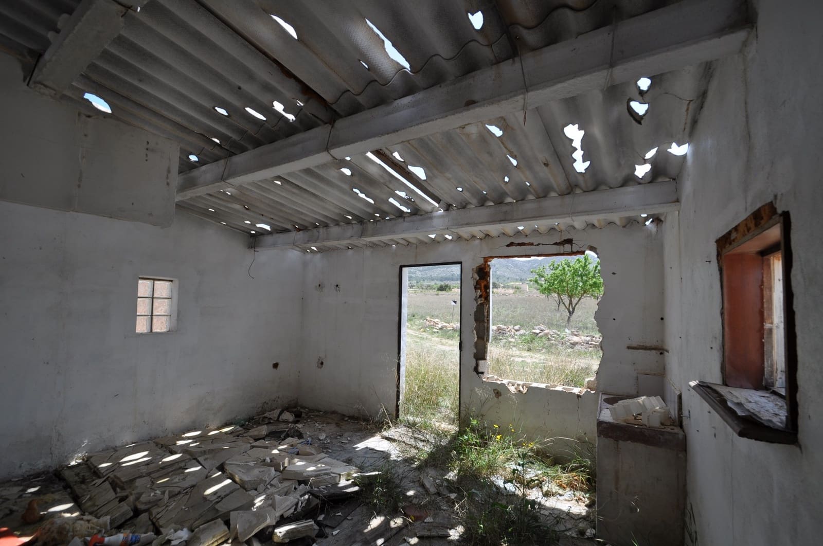 Grunde uden byggetilladelser til salg i Yecla - € 39.995 (Ref: 9216942)