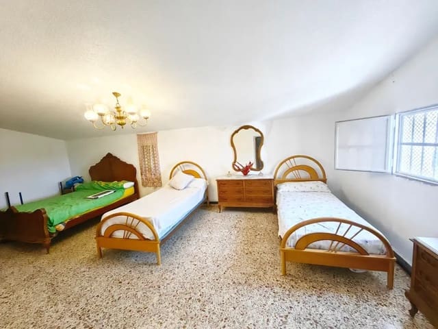 Finca/Casa Rural de 5 habitaciones en Raspay, Yecla en venta con garaje - 133.900 € (Ref: 9227997)