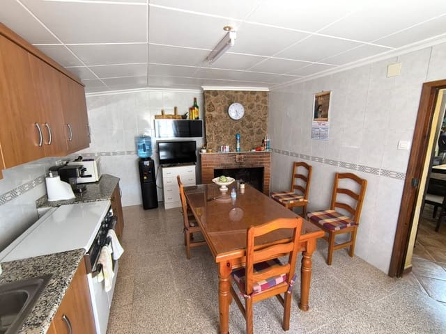 3 chambre Villa/Maison à vendre à Yecla avec piscine garage - 158 000 € (Ref: 9245670)