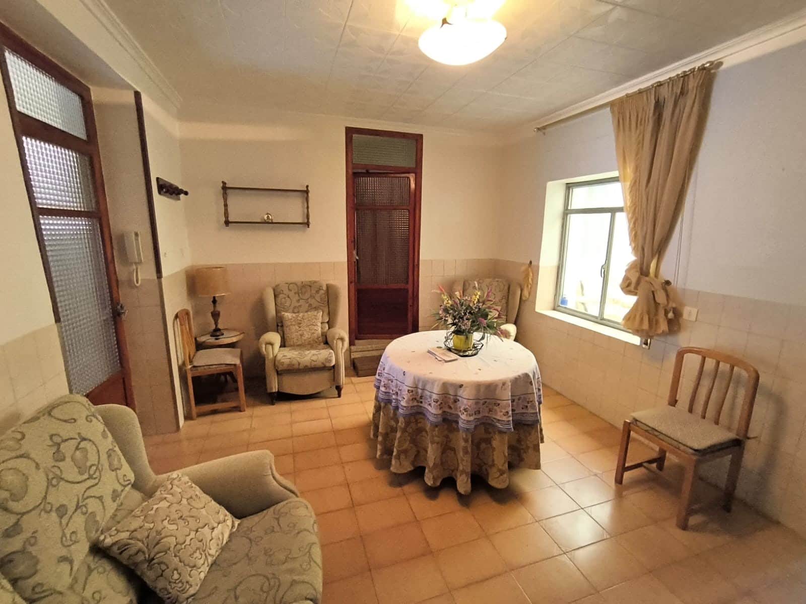 6 soveværelse Byhus til salg i Yecla med garage - € 88.000 (Ref: 9246201)