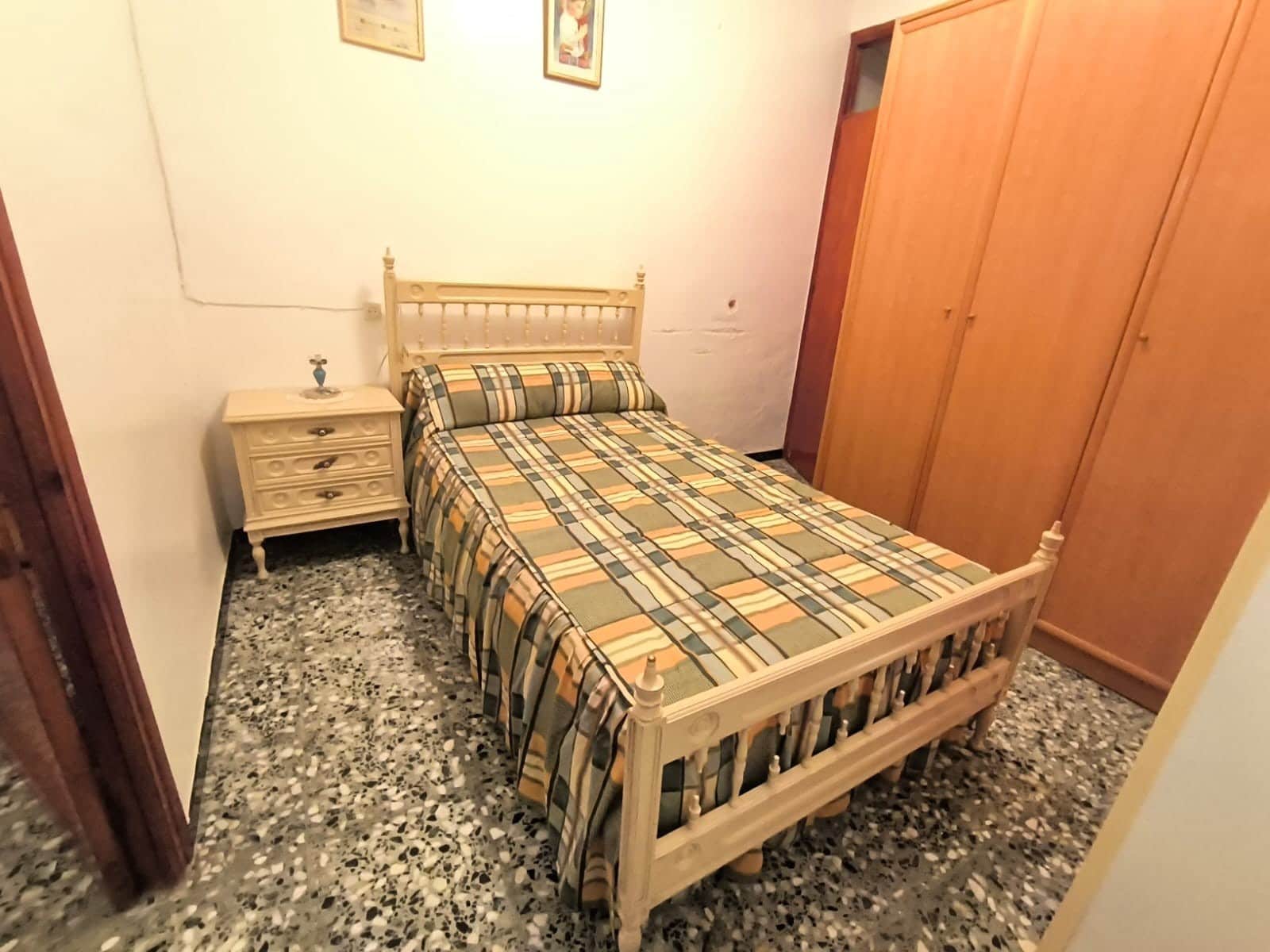 6 soveværelse Byhus til salg i Yecla med garage - € 88.000 (Ref: 9246201)