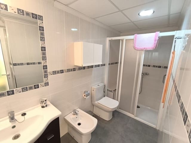 6 bedroom Townhouse for sale in Yecla with garage - € 88,000 (Ref: 9246201)