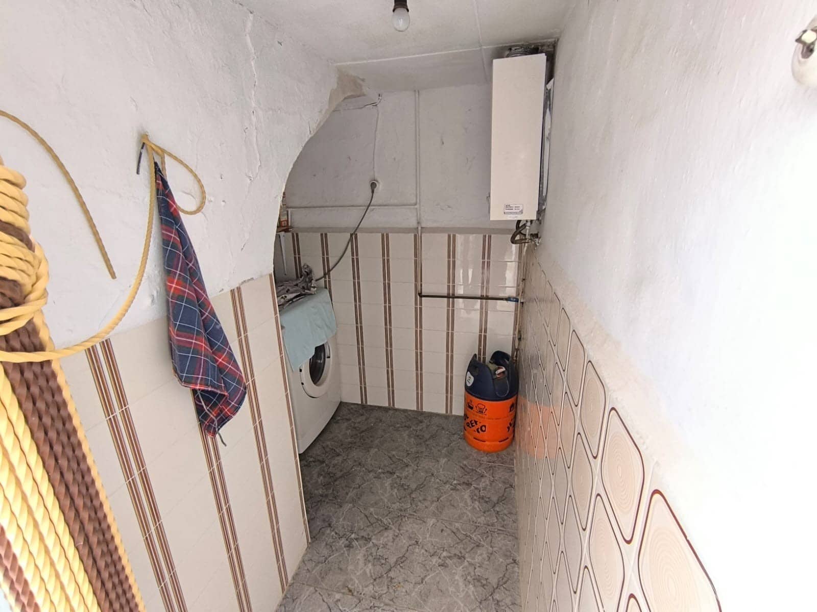 6 soveværelse Byhus til salg i Yecla med garage - € 88.000 (Ref: 9246201)