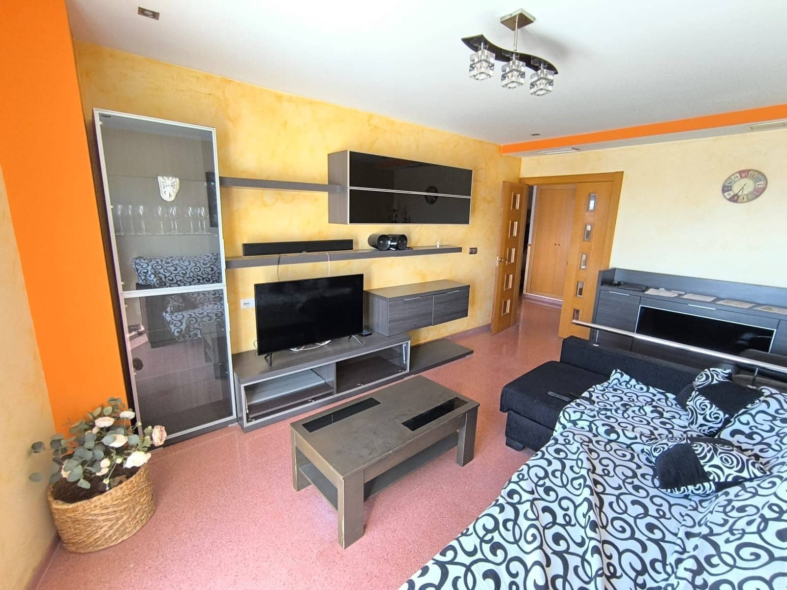 3 soveværelse Lejlighed til salg i Sax med garage - € 139.000 (Ref: 9255788)