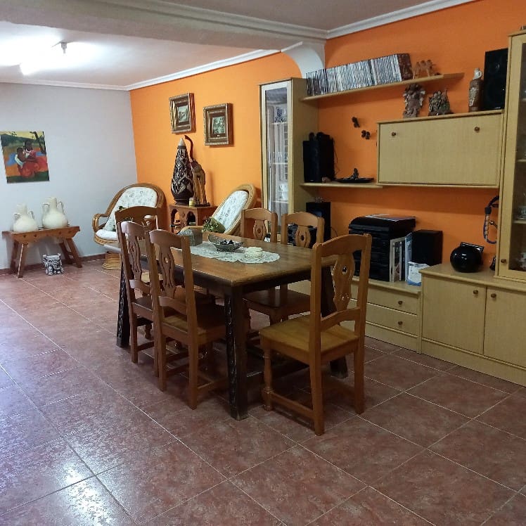 6 bedroom Villa for sale in Monovar / Monover with pool garage - € 250,000 (Ref: 9255826)