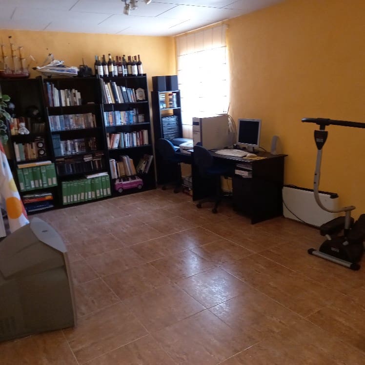 6 bedroom Villa for sale in Monovar / Monover with pool garage - € 250,000 (Ref: 9255826)