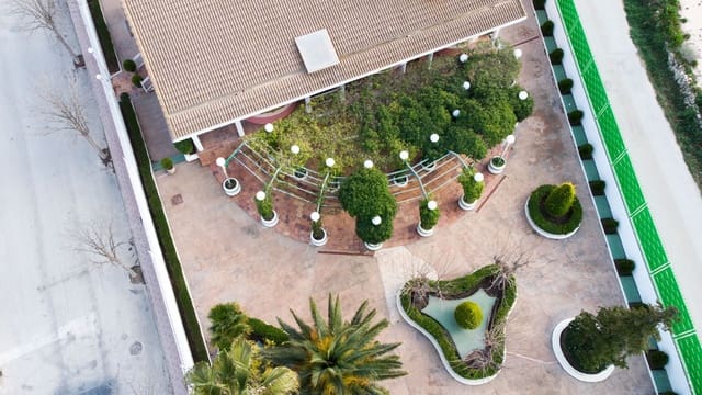 6 bedroom Villa for sale in Caudete with garage - € 499,000 (Ref: 9293934)