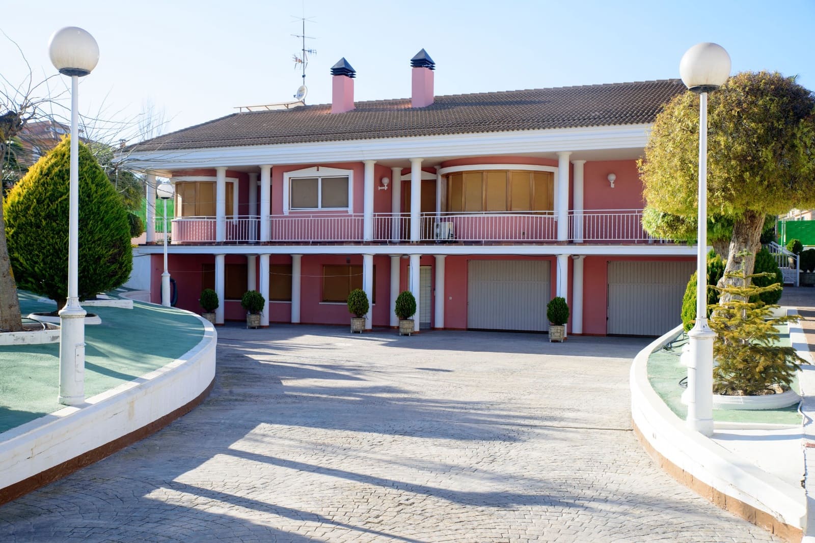 Chalet de 6 habitaciones en Caudete en venta con garaje - 499.000 € (Ref: 9293934)
