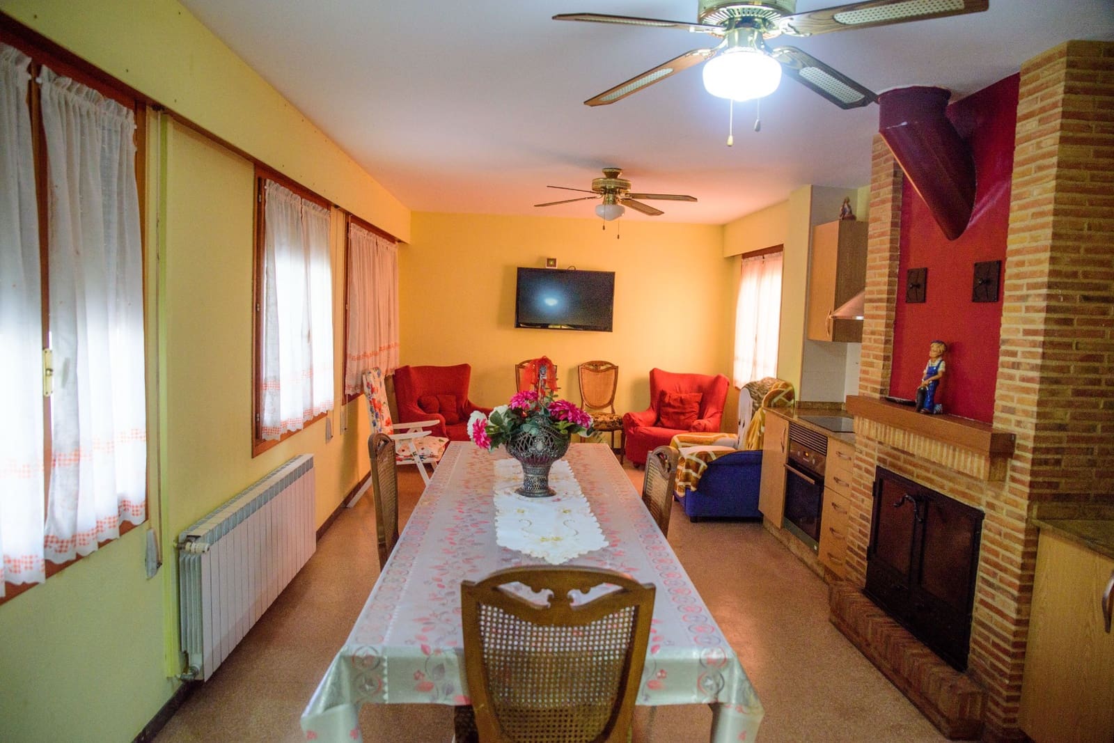 Chalet de 6 habitaciones en Caudete en venta con garaje - 499.000 € (Ref: 9293934)
