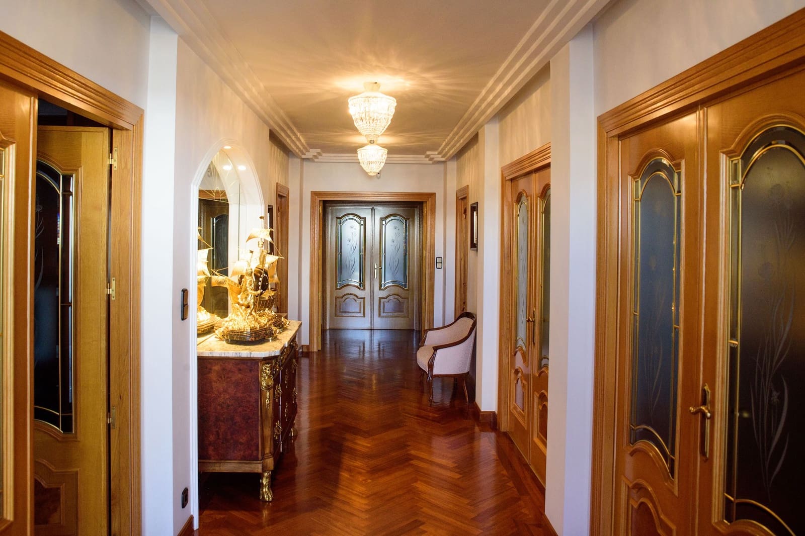 Chalet de 6 habitaciones en Caudete en venta con garaje - 499.000 € (Ref: 9293934)