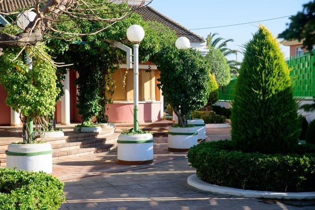 6 soverom Villa til salgs i Caudete med garasje - € 499 000 (Ref: 9293934)