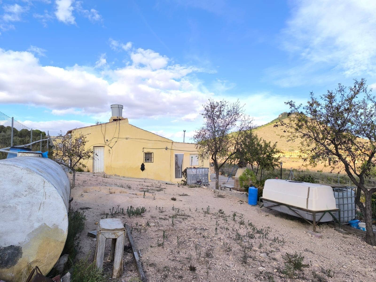 3 soveværelse Finca/Landehus til salg i Yecla med swimmingpool - € 139.000 (Ref: 9312125)