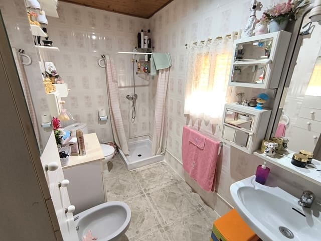3 sypialnia Finka/Dom wiejski na sprzedaż w Yecla z basenem garażem - 139 000 € (Ref: 9312125)