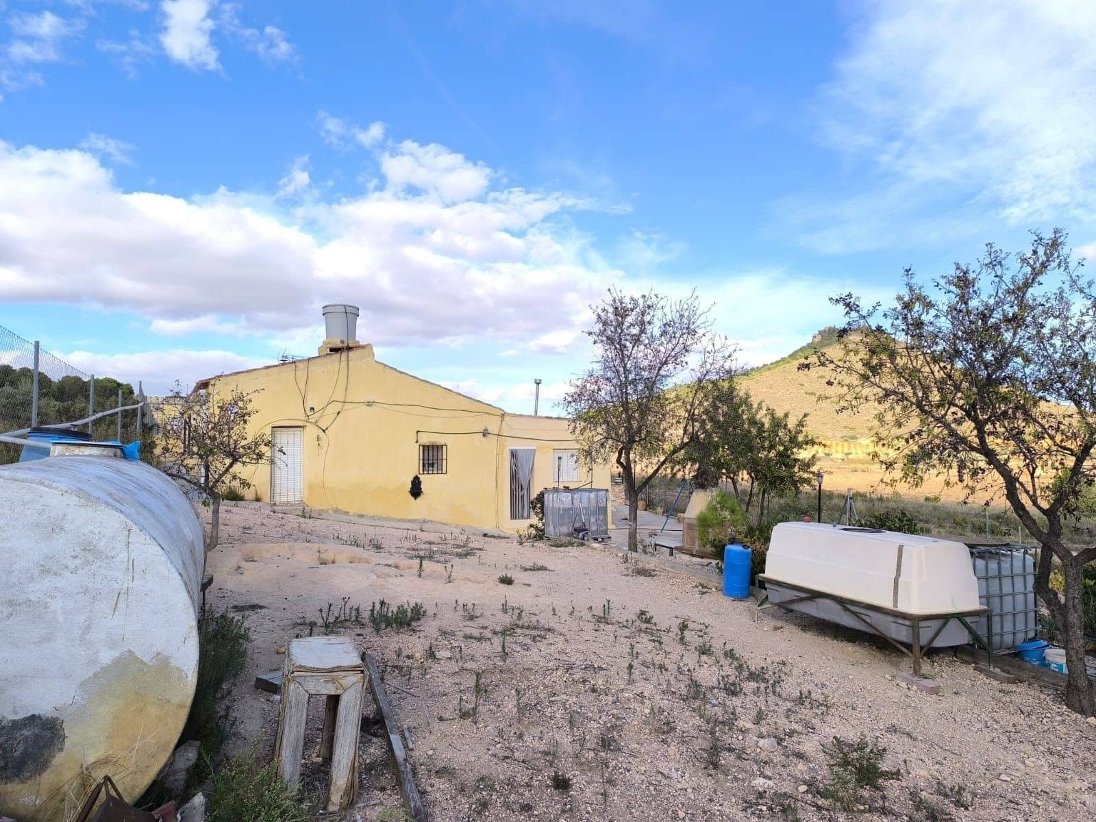 3 bedroom Finca/Country House for sale in Yecla with pool garage - € 139,000 (Ref: 9312125)