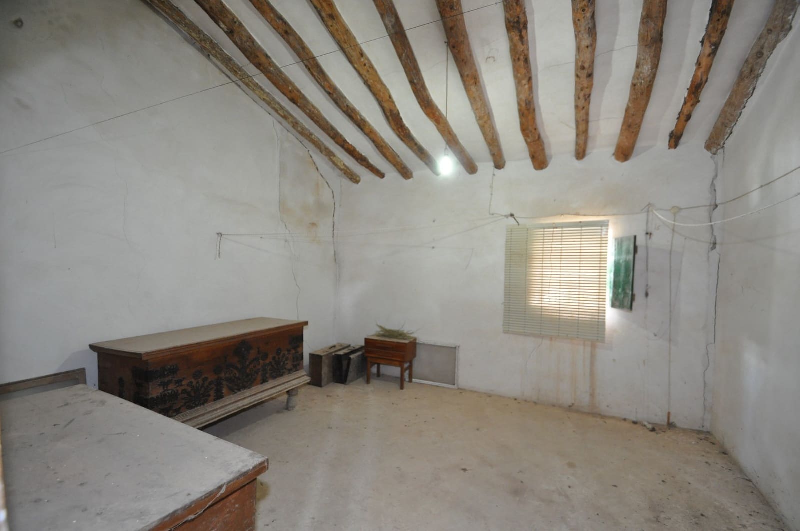 4 bedroom Finca/Country House for sale in Pinoso with garage - € 79,000 (Ref: 9314285)