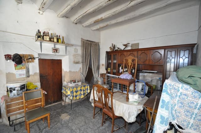 4 bedroom Finca/Country House for sale in Pinoso with garage - € 79,000 (Ref: 9314285)