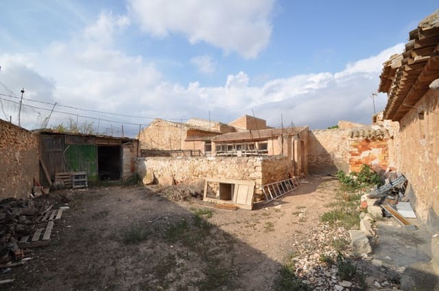 4 bedroom Finca/Country House for sale in Pinoso with garage - € 79,000 (Ref: 9314285)