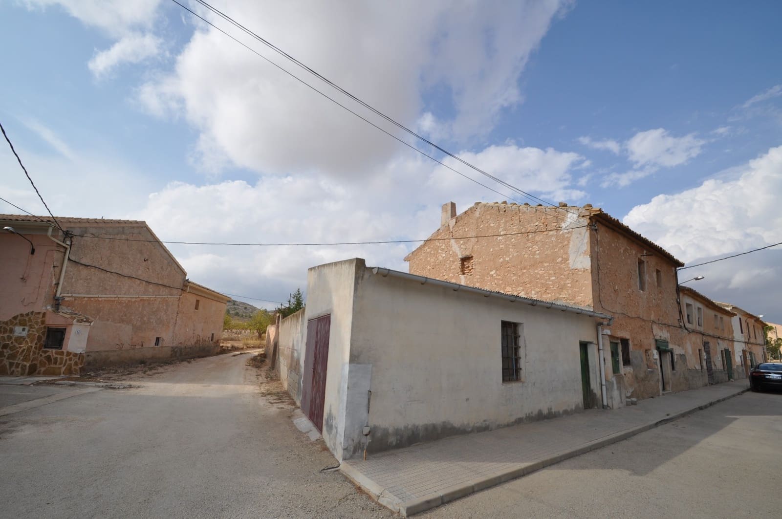4 bedroom Finca/Country House for sale in Pinoso with garage - € 79,000 (Ref: 9314285)