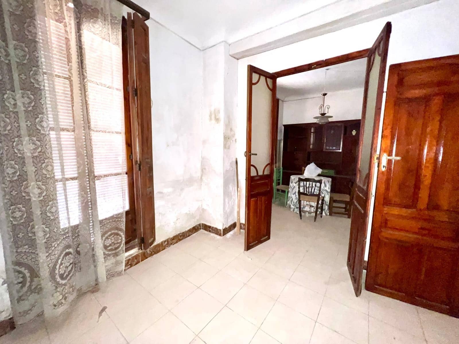 Casa de 8 habitaciones en Pinoso en venta - 175.000 € (Ref: 9325732)