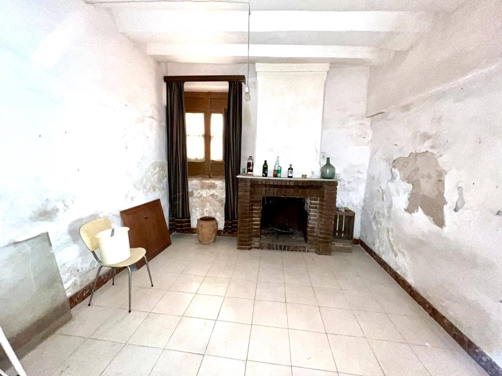 Casa de 8 habitaciones en Pinoso en venta - 175.000 € (Ref: 9325732)