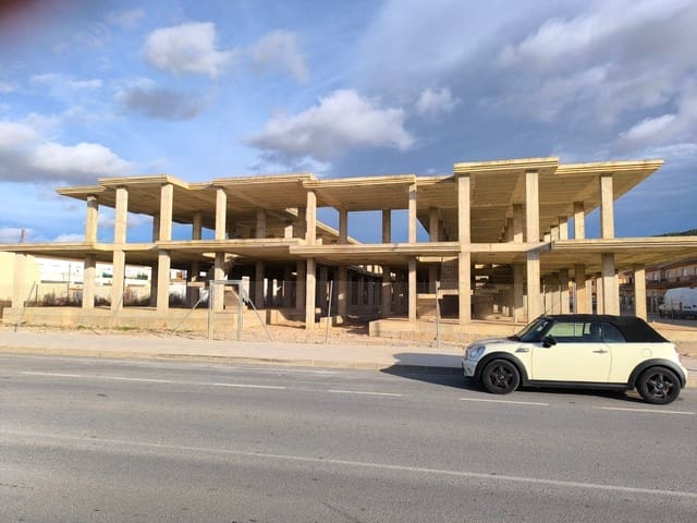 Mark till salu i Pinoso - 1 310 000 € (Ref: 9343578)