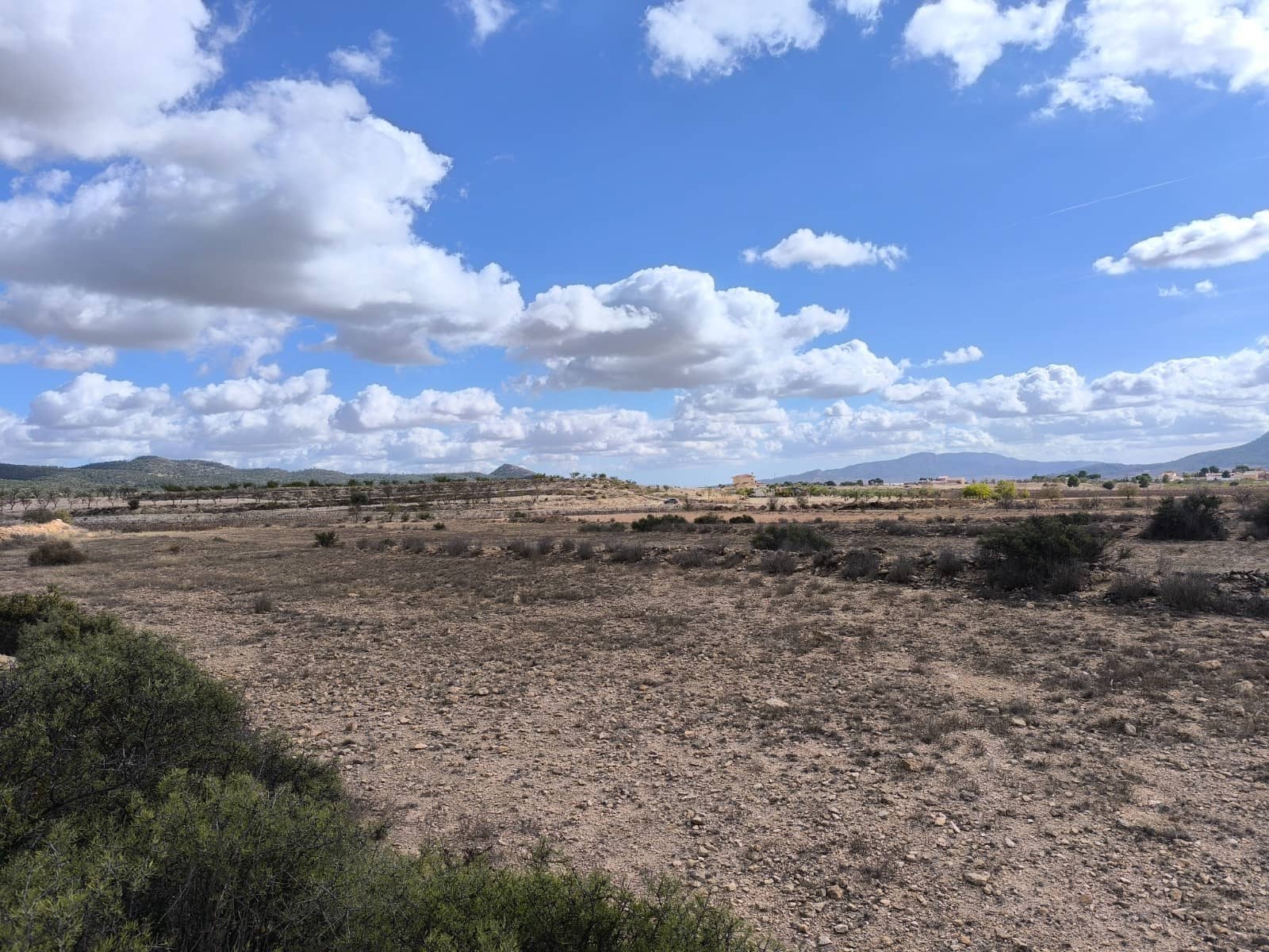 Ubebygd land til salgs i Pinoso - € 19 000 (Ref: 9352805)