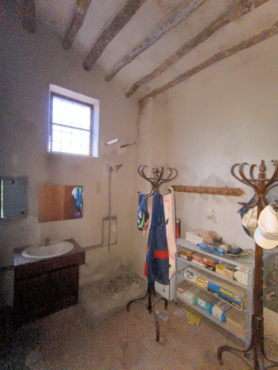 14 bedroom Finca/Country House for sale in Villena with pool - € 180,000 (Ref: 9371492)