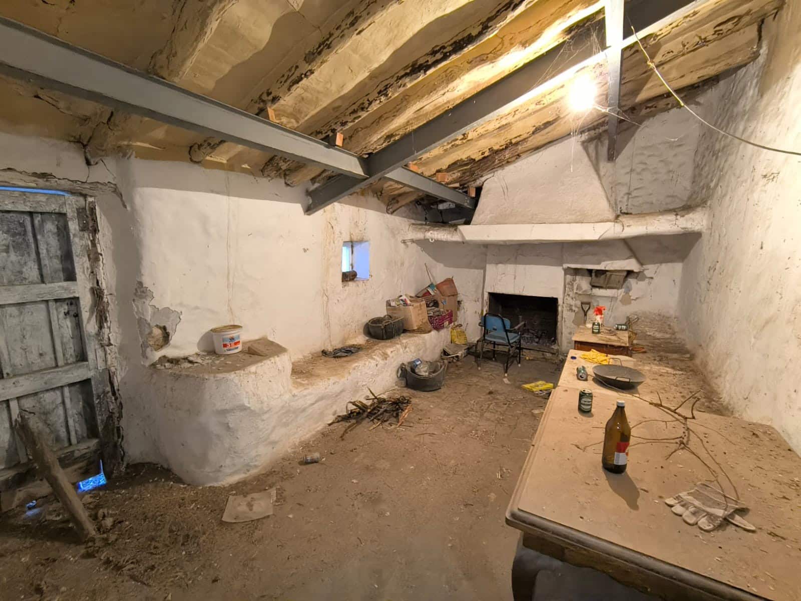 14 bedroom Finca/Country House for sale in Villena with pool - € 180,000 (Ref: 9371492)