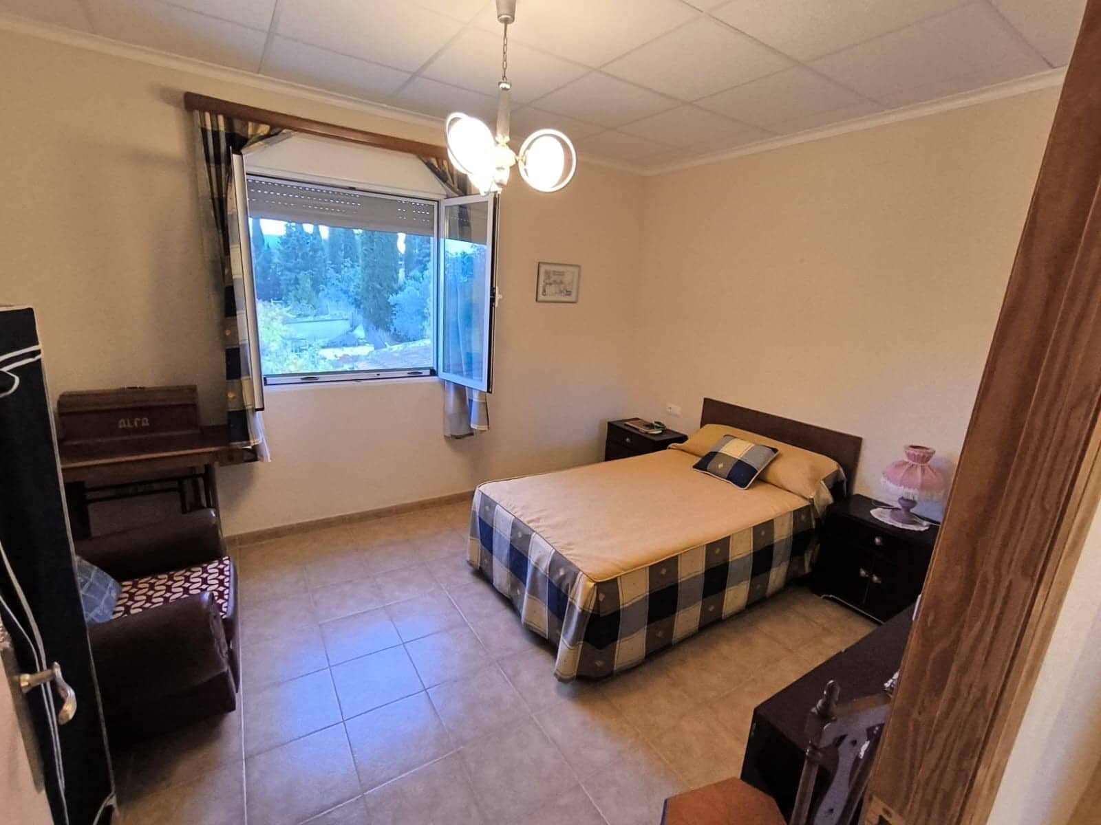 6 bedroom Villa for sale in Yecla with pool garage - € 189,000 (Ref: 9383536)