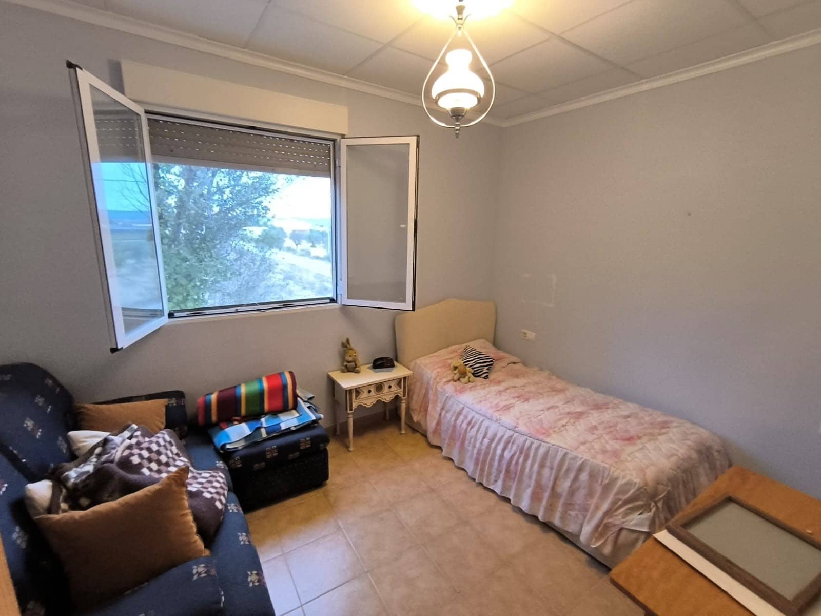 6 bedroom Villa for sale in Yecla with pool garage - € 189,000 (Ref: 9383536)