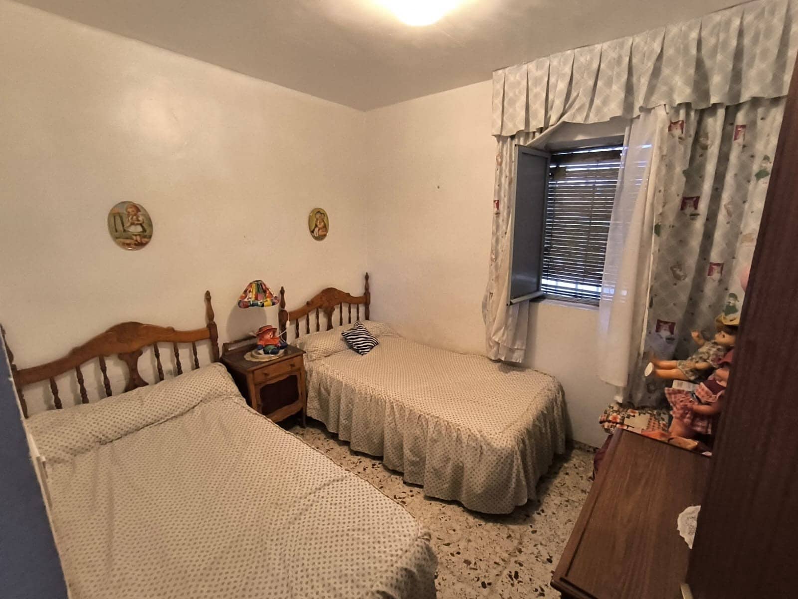 6 bedroom Villa for sale in Yecla with pool garage - € 189,000 (Ref: 9383536)