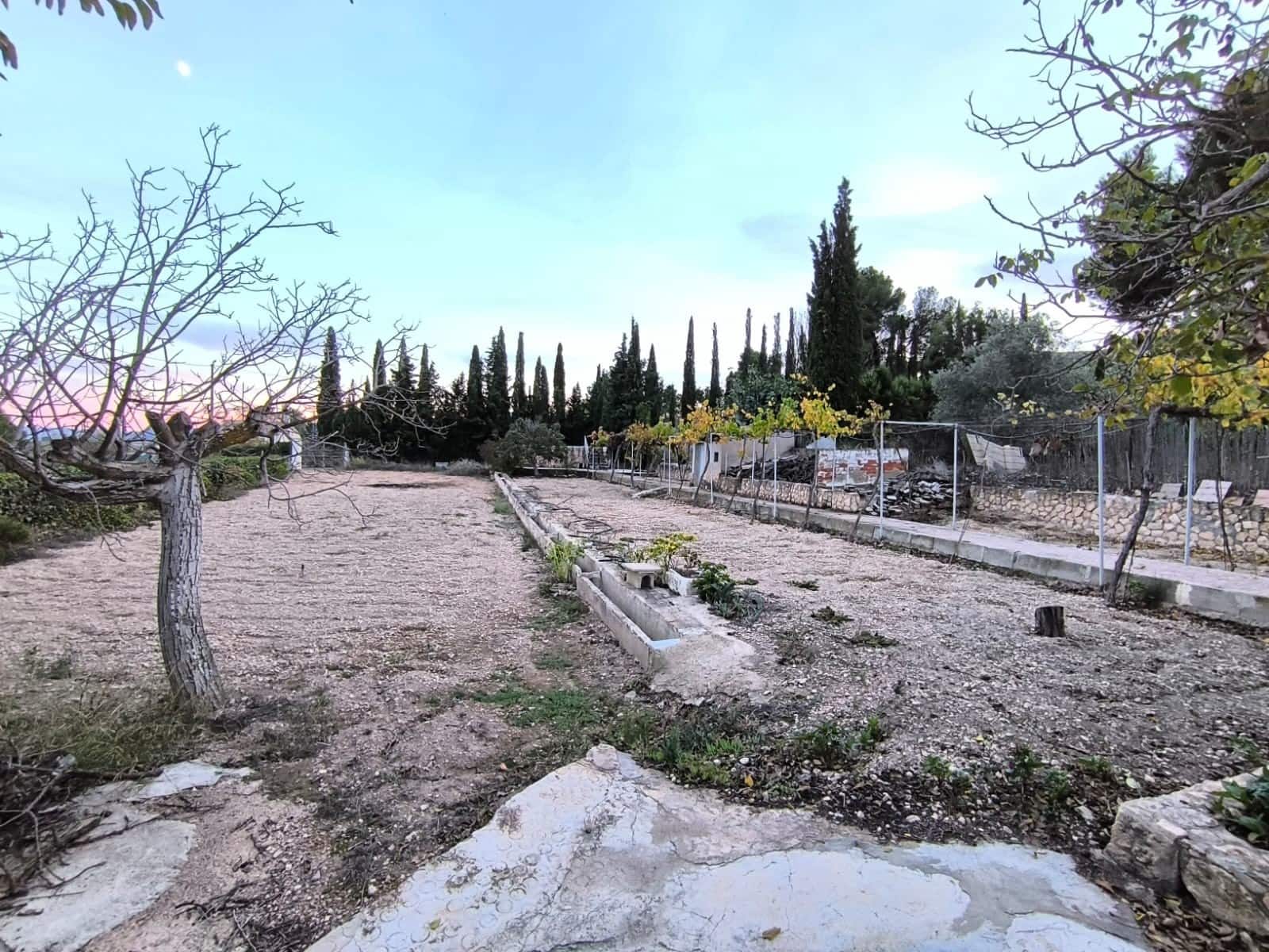 6 bedroom Villa for sale in Yecla with pool garage - € 189,000 (Ref: 9383536)