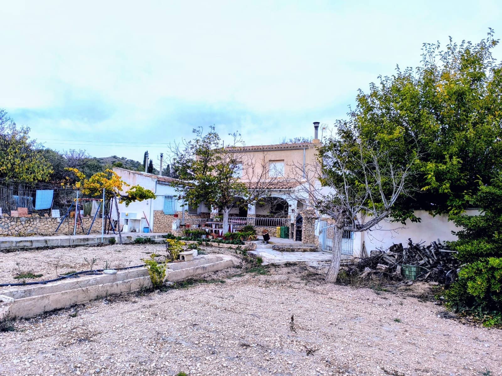 6 bedroom Villa for sale in Yecla with pool garage - € 189,000 (Ref: 9383536)