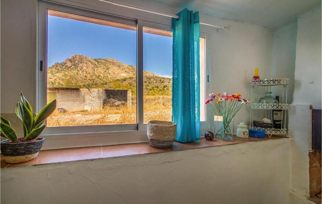 8 bedroom Villa for sale in Jumilla with pool - € 316,000 (Ref: 9387117)