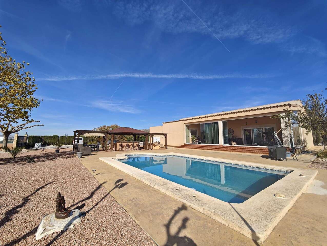 3 soveværelse Villa til salg i Sax med garage - € 399.995 (Ref: 9395306)