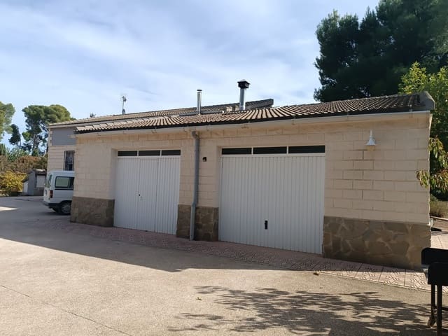 3 bedroom Villa for sale in Yecla with pool garage - € 315,000 (Ref: 9397870)