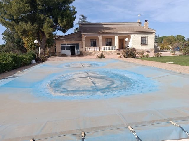 3 bedroom Villa for sale in Yecla with pool garage - € 315,000 (Ref: 9397870)